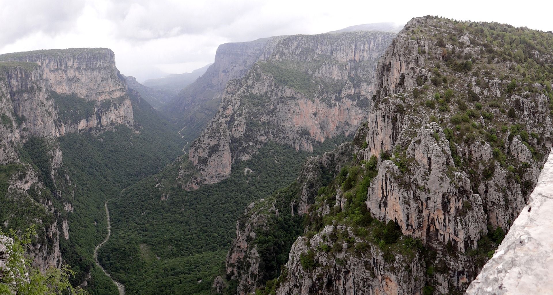 Epirus with kids Tzoumerka