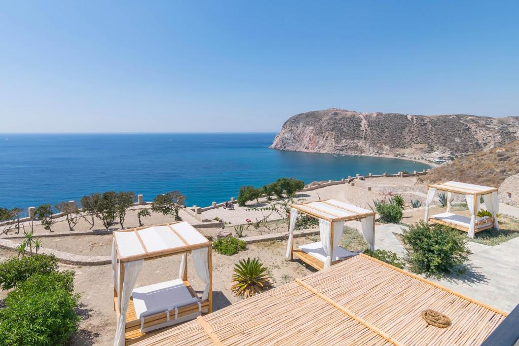 The best Family Hotels in Milos Island