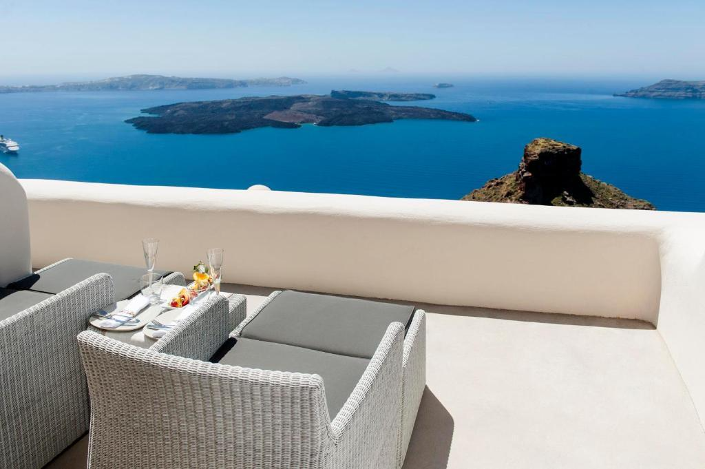 5 star family hotels in Santorini